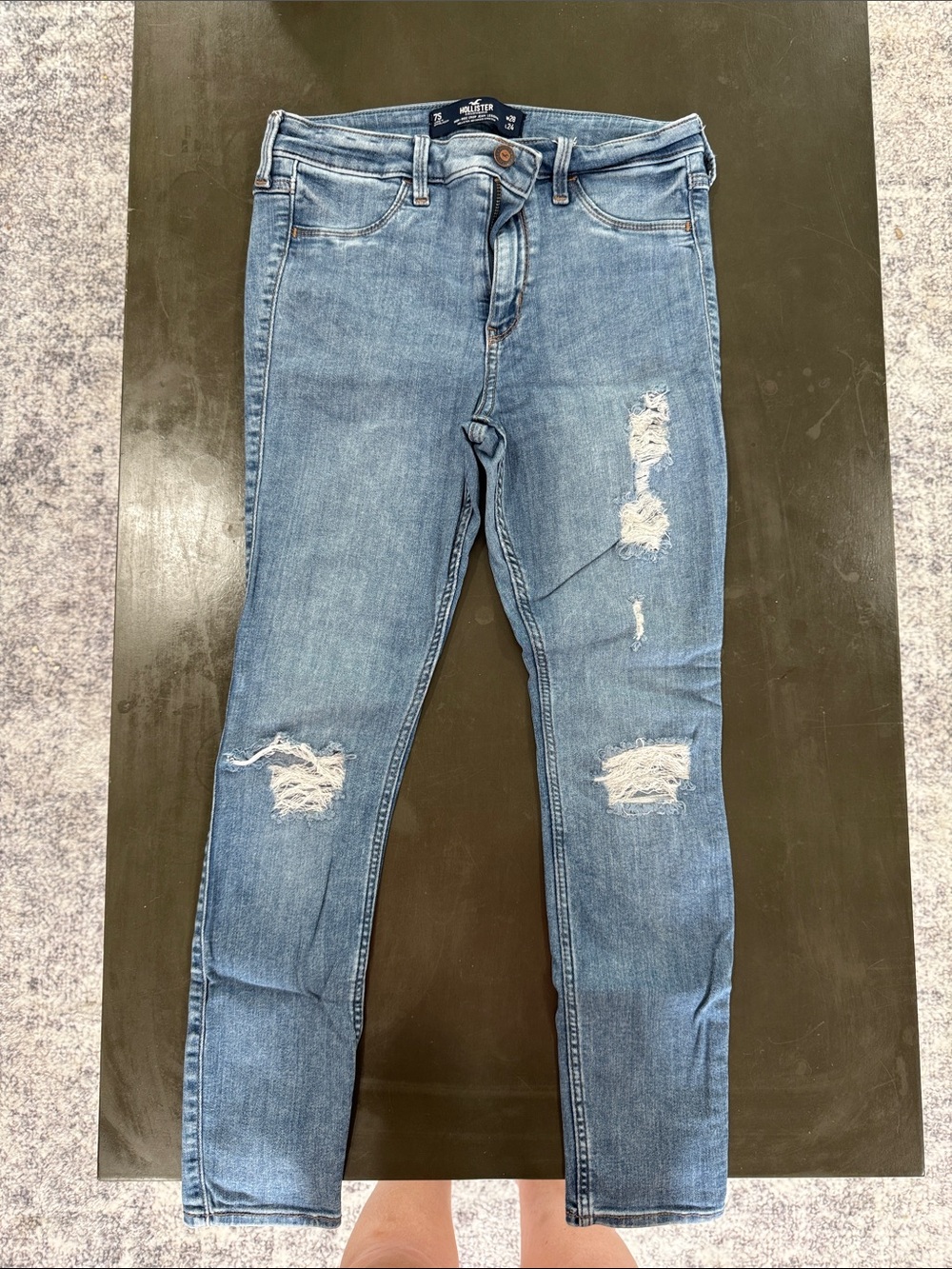 Distressed Hollister Women's Blue Skinny Jeans
